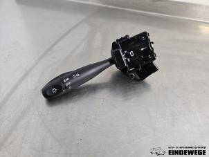 Begagnade Indikatorbrytare Hyundai i10 (F5) 1.1i 12V Pris € 20,00 Marginaltabell erbjuds av Auto- en demontagebedrijf Eindewege