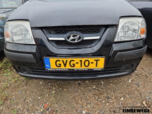 Begagnade Främre stötfångare Hyundai Atos 1.1 12V Prime Pris € 105,00 Marginaltabell erbjuds av Auto- en demontagebedrijf Eindewege