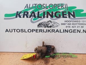 Begagnade Bakre bromsok, höger Renault Scénic I (JA) 1.4 16V Pris € 24,99 Marginaltabell erbjuds av Autosloperij Kralingen B.V.