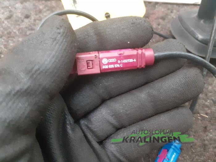 Parabolantenn från en Volkswagen Passat Variant 4Motion (3C5) 3.2 FSI V6 32V 2006