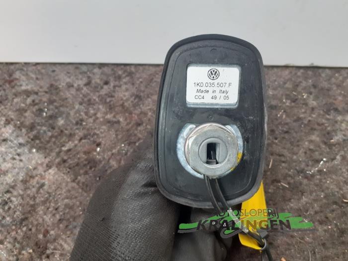 Parabolantenn från en Volkswagen Passat Variant 4Motion (3C5) 3.2 FSI V6 32V 2006