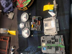 Używane Zestaw zamków Peugeot 207/207+ (WA/WC/WM) 1.6 HDi 16V Cena € 250,00 Procedura marży oferowane przez Autosloperij Kralingen B.V.