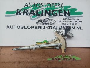 Gebruikte Ruitmechaniek 4Deurs links-voor Daihatsu Cuore (L251/271/276) 1.0 12V DVVT Prijs € 50,00 Margeregeling aangeboden door Autosloperij Kralingen B.V.