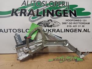 Begagnade Fönstermekanism, 4-dörrars, höger fram Opel Astra H (L48) 1.6 16V Twinport Pris € 19,99 Marginaltabell erbjuds av Autosloperij Kralingen B.V.