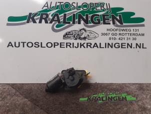 Gebruikte Ruitenwissermotor voor Daihatsu YRV (M2) 1.3 16V DVVT Prijs € 19,99 Margeregeling aangeboden door Autosloperij Kralingen B.V.