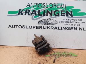 Gebruikte Remklauw (Tang) links-achter Mercedes ML I (163) 270 2.7 CDI 20V Prijs € 24,99 Margeregeling aangeboden door Autosloperij Kralingen B.V.