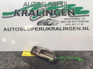 Gebruikte Ruit schakelaar elektrisch Volkswagen Sharan (7M8/M9/M6) 2.0 TDI Prijs € 25,00 Margeregeling aangeboden door Autosloperij Kralingen B.V.