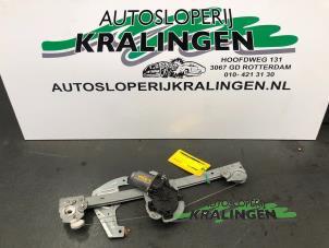 Gebruikte Raammechaniek 2Deurs links-voor Toyota Aygo (B10) 1.0 12V VVT-i Prijs € 24,99 Margeregeling aangeboden door Autosloperij Kralingen B.V.