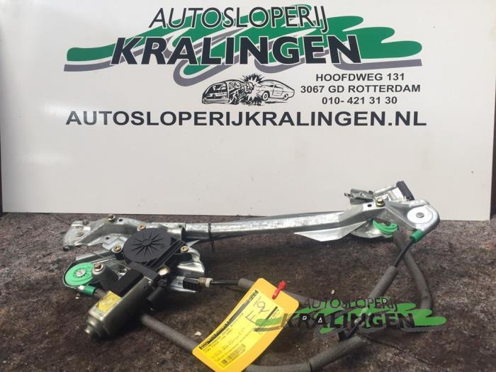 Ruitmechaniek 2Deurs rechts-voor van een Ford Focus 1 1.4 16V 2000