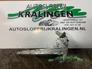 Begagnade Fönstermekanism, 4-dörrars, höger fram Daihatsu Sirion 2 (M3) 1.3 16V DVVT Pris € 50,00 Marginaltabell erbjuds av Autosloperij Kralingen B.V.