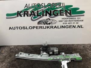 Gebruikte Raammechaniek 2Deurs links-voor Peugeot 207/207+ (WA/WC/WM) 1.4 Prijs € 24,99 Margeregeling aangeboden door Autosloperij Kralingen B.V.