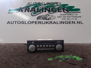 Używane Radioodtwarzacz CD Mitsubishi Colt (Z2/Z3) 1.3 16V Cena € 100,00 Procedura marży oferowane przez Autosloperij Kralingen B.V.