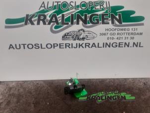 Begagnade Låsmekanism, baklucka Kia Picanto (BA) 1.0 12V Pris € 9,99 Marginaltabell erbjuds av Autosloperij Kralingen B.V.