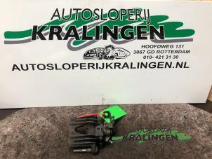 Begagnade Bakre bromsok, höger Opel Astra G (F07) 2.2 16V Pris € 24,99 Marginaltabell erbjuds av Autosloperij Kralingen B.V.