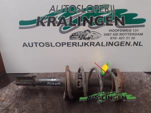 Gebruikte Schokdemper rechts-voor Renault Scénic I (JA) 2.0 16V IDE Prijs € 50,00 Margeregeling aangeboden door Autosloperij Kralingen B.V.