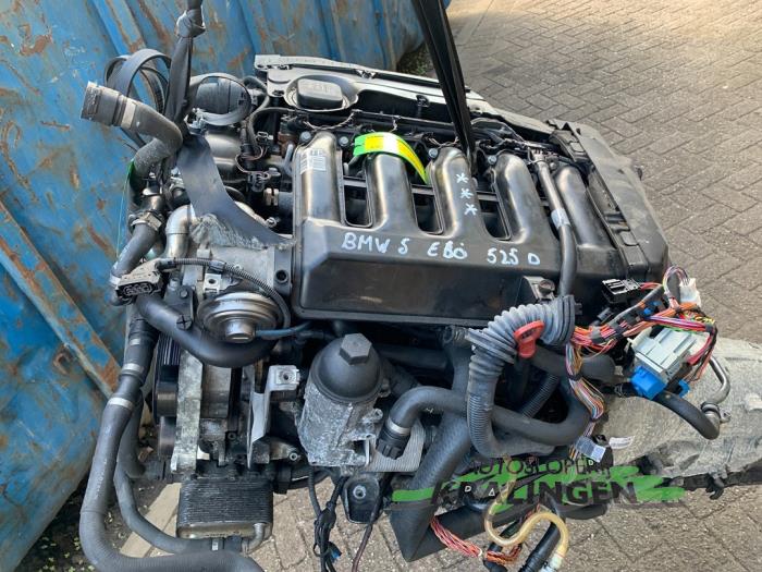 Motor van een BMW 5 serie (E60) 525d 24V 2004