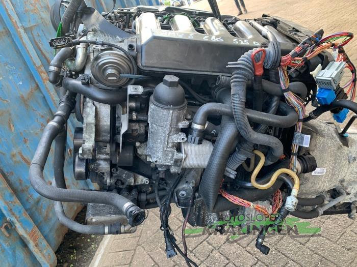 Motor van een BMW 5 serie (E60) 525d 24V 2004