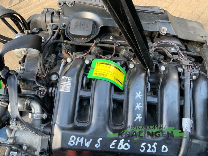 Motor van een BMW 5 serie (E60) 525d 24V 2004