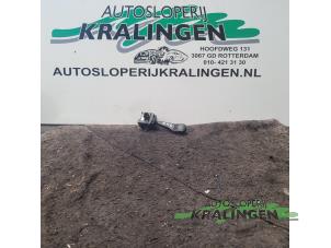 Używane Przelacznik wycieraczki BMW 3 serie Touring (E46/3) 320d 16V Cena € 25,00 Procedura marży oferowane przez Autosloperij Kralingen B.V.