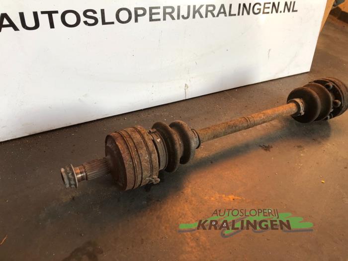 Drivaxel, höger bak från en Mercedes-Benz C (W202) 1.8 C-180 16V 1993