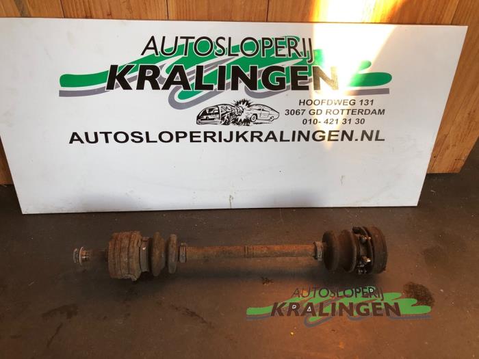 Drivaxel, höger bak från en Mercedes-Benz C (W202) 1.8 C-180 16V 1993