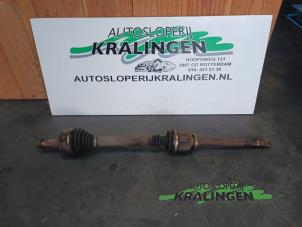 Gebruikte Aandrijfas rechts-voor Renault Espace (JK) 2.0 16V Turbo Prijs € 24,99 Margeregeling aangeboden door Autosloperij Kralingen B.V.