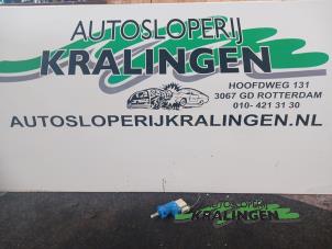 Begagnade Bromsljusbrytare Ford Focus 1 1.6 16V Pris € 9,99 Marginaltabell erbjuds av Autosloperij Kralingen B.V.