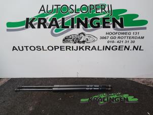 Begagnade Set med gasfjädrar för bagage Volkswagen Golf VII (AUA) 1.2 TSI 16V Pris € 25,00 Marginaltabell erbjuds av Autosloperij Kralingen B.V.