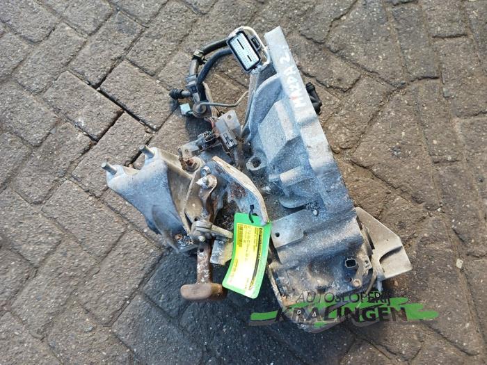 Versnellingsbak van een Mazda 2 (DE) 1.3 16V S-VT High Power 2007