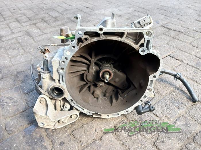 Versnellingsbak van een Mazda 2 (DE) 1.3 16V S-VT High Power 2007