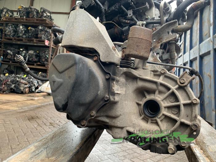 Versnellingsbak van een Mazda 2 (DE) 1.3 16V S-VT High Power 2007