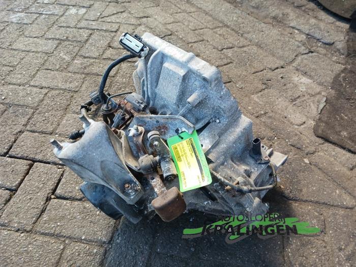 Versnellingsbak van een Mazda 2 (DE) 1.3 16V S-VT High Power 2007