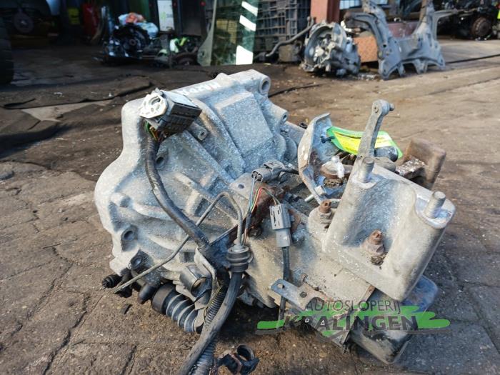 Versnellingsbak van een Mazda 2 (DE) 1.3 16V S-VT High Power 2007