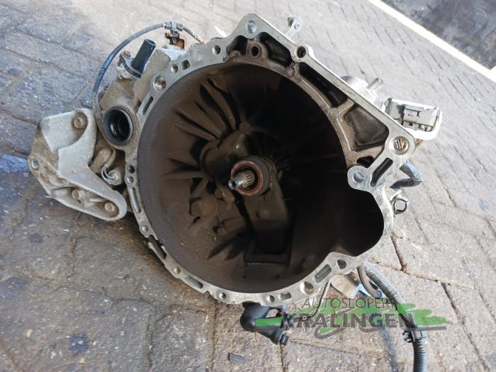 Versnellingsbak van een Mazda 2 (DE) 1.3 16V S-VT High Power 2007
