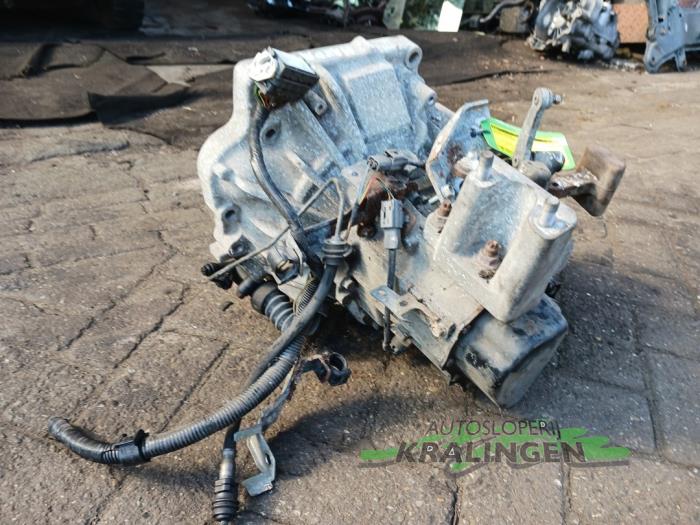 Versnellingsbak van een Mazda 2 (DE) 1.3 16V S-VT High Power 2007