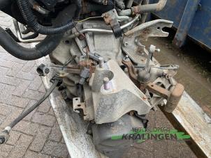 Gebruikte Versnellingsbak Mazda 2 (DE) 1.3 16V S-VT High Power Prijs € 250,00 Margeregeling aangeboden door Autosloperij Kralingen B.V.