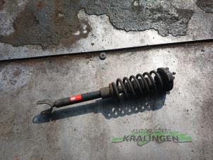 Gebruikte Schokdemper links-voor Mercedes E (W211) 3.0 E-280 CDI 24V Prijs € 49,99 Margeregeling aangeboden door Autosloperij Kralingen B.V.