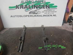 Gebruikte Stoel Rails links Citroen Xsara Picasso (CH) 1.8 16V Prijs € 50,00 Margeregeling aangeboden door Autosloperij Kralingen B.V.