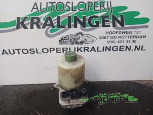 Używane Pompa wspomagania kierownicy Volkswagen Polo V (6R) 1.2 TDI 12V BlueMotion Cena € 150,00 Procedura marży oferowane przez Autosloperij Kralingen B.V.