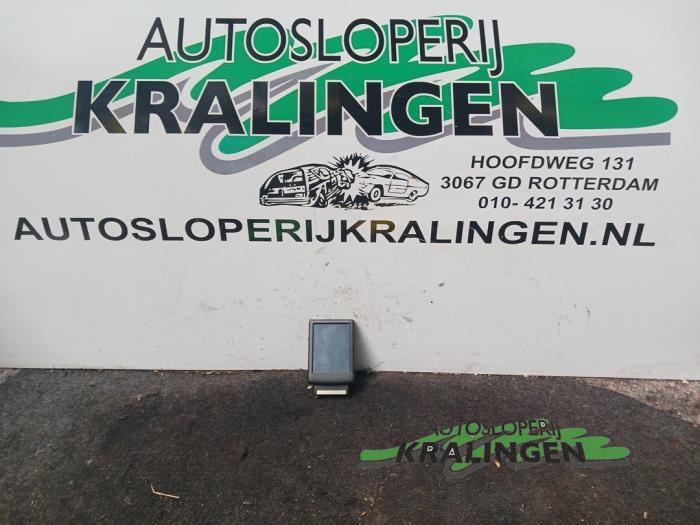 Bluetooth-modul från en Volkswagen Polo V (6R) 1.2 TDI 12V BlueMotion 2011