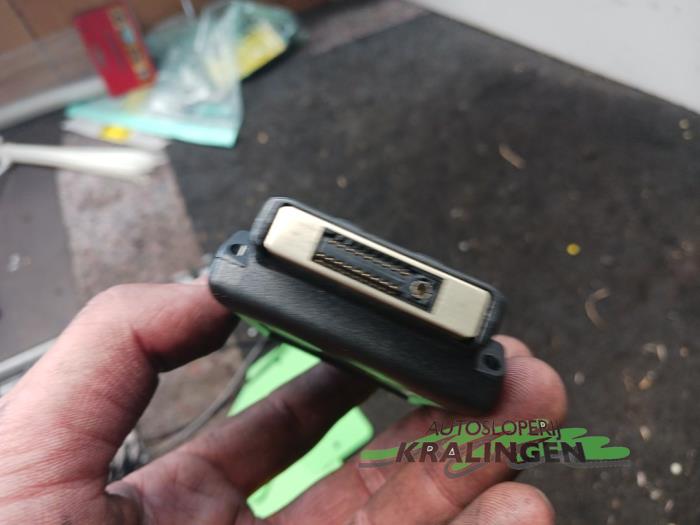 Bluetooth-modul från en Volkswagen Polo V (6R) 1.2 TDI 12V BlueMotion 2011