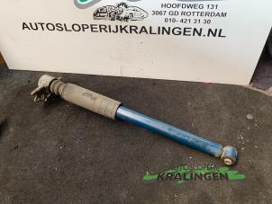 Begagnade Stötdämpare, vänster bak Fiat Grande Punto (199) 1.3 JTD Multijet 16V Pris € 25,00 Marginaltabell erbjuds av Autosloperij Kralingen B.V.