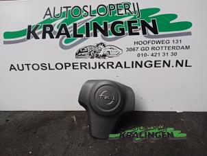 Używane Poduszka powietrzna lewa (kierownica) Opel Corsa D 1.2 16V Cena € 29,99 Procedura marży oferowane przez Autosloperij Kralingen B.V.