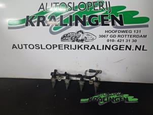 Używane Wtryskiwacz (wtrysk benzyny) Opel Agila (A) 1.2 16V Twin Port Cena € 50,00 Procedura marży oferowane przez Autosloperij Kralingen B.V.