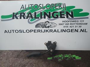 Używane Czujnik polozenia pedalu gazu Renault Scénic II (JM) 1.9 dCi 120 Cena € 25,00 Procedura marży oferowane przez Autosloperij Kralingen B.V.