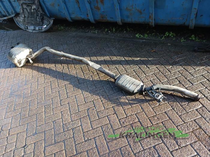 Avgassystem (komplett) från en BMW 7 serie (E65/E66/E67) 730d 24V 2005