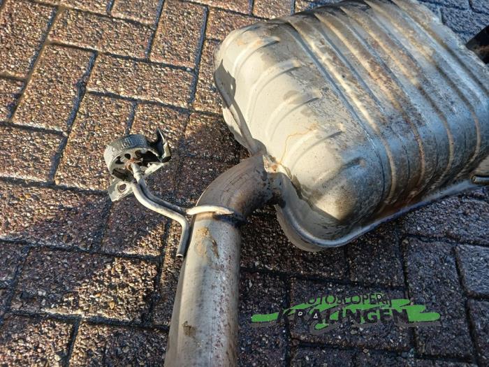 Avgassystem (komplett) från en BMW 7 serie (E65/E66/E67) 730d 24V 2005