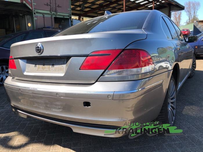 Avgassystem (komplett) från en BMW 7 serie (E65/E66/E67) 730d 24V 2005