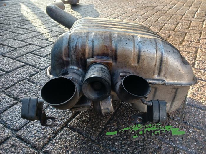 Avgassystem (komplett) från en BMW 7 serie (E65/E66/E67) 730d 24V 2005