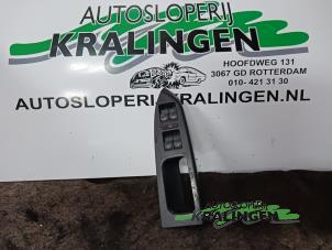 Gebrauchte Brytare, eldrivna fönster Volkswagen Touran (1T1/T2) 2.0 FSI 16V Preis € 25,00 Margenregelung angeboten von Autosloperij Kralingen B.V.